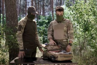 “Распаковка” боевого медика ССО: что в рюкзаке у военного