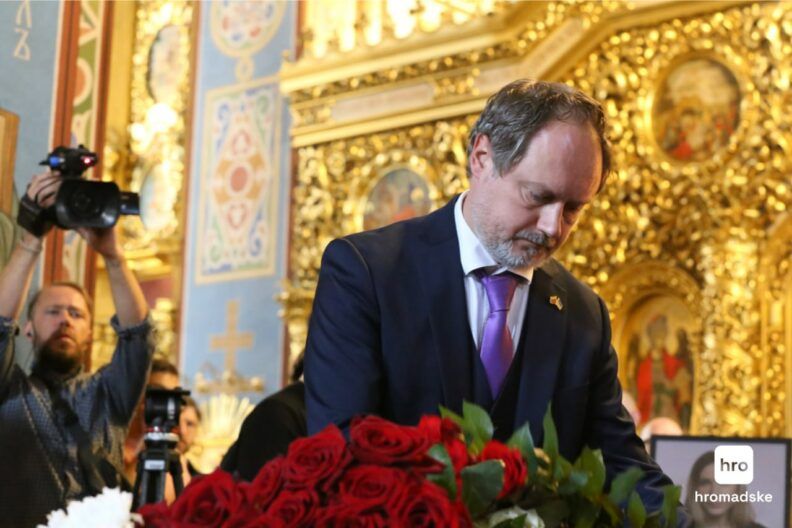 Ховають у закритій труні… Україна прощається з журналісткою Вікторією Рощиною