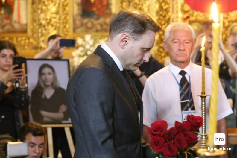 Ховають у закритій труні… Україна прощається з журналісткою Вікторією Рощиною