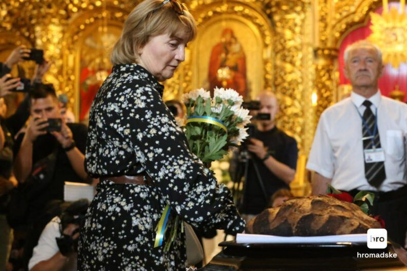 Ховають у закритій труні… Україна прощається з журналісткою Вікторією Рощиною