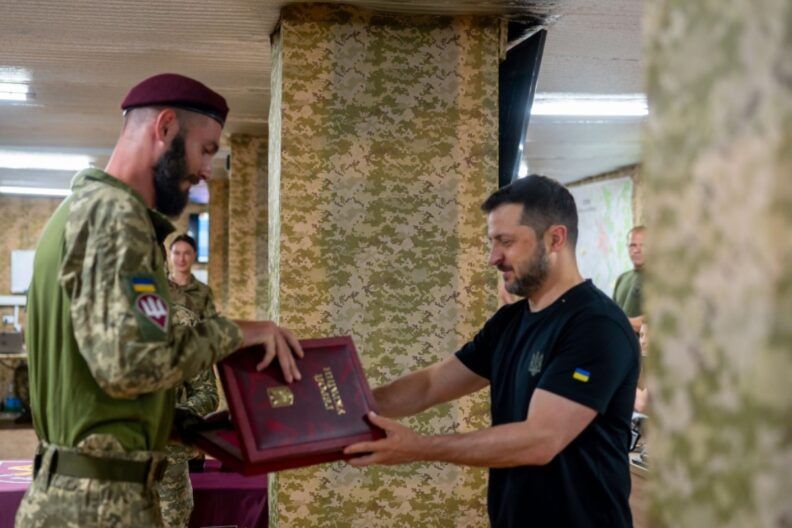 Пройшов 12 км під обстрілом: історія розвідника, що отримав звання Героя України