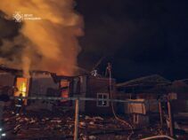 Обстріл Охтирки: під завалами шукають людей, поранені діти