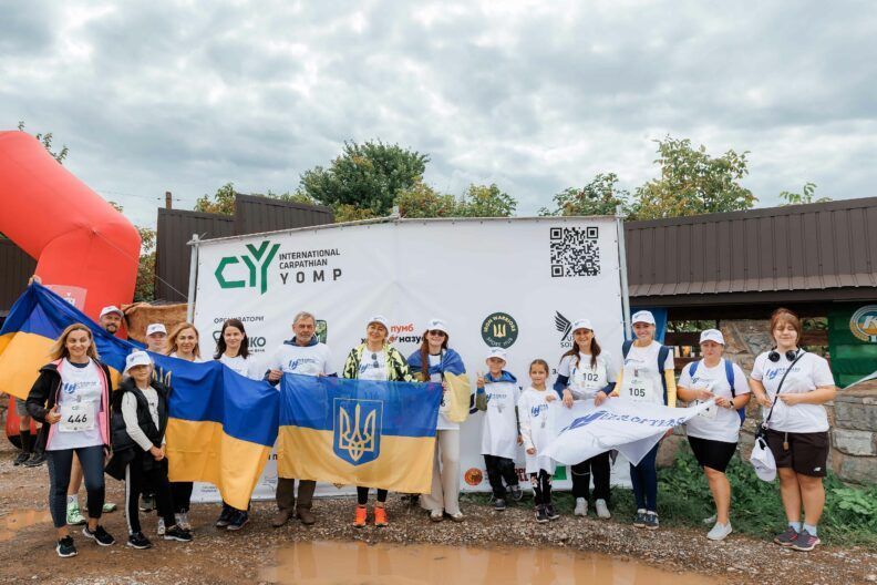 Разом воюємо, разом реабілітуємося: Українські вертольоти стали партнером ветеранського марш-кидка