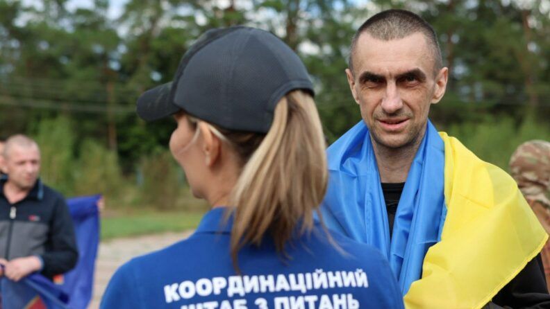 Двойной праздник! Украина вернула военных и гражданских в День независимости