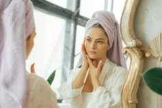 Странные каблуки, преимущество сетки и возвращение к трекингу: тренды женской обуви на весну 2023