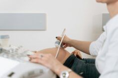 Действительно ли нужно строгое ограничение в питании, чтобы похудеть? Узнай, что говорит фитнес-тренер