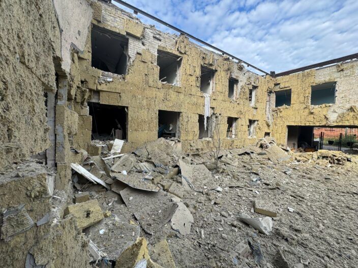 У Костянтинівці закрили останню лікарню — немає лікарів, будівля зруйнована