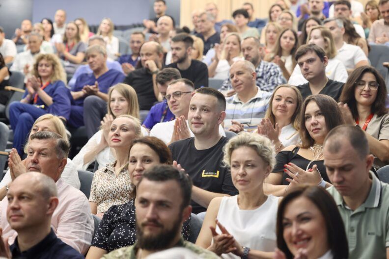Готовят медиков нового поколения: во Львове открыли Университет UNBROKEN