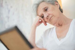 Старість не радість — або як негативне мислення прискорює старіння