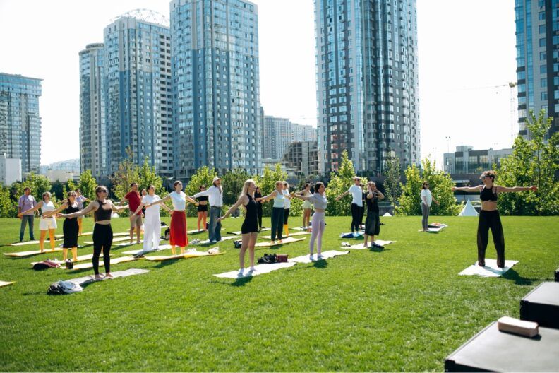 Тревоги — не помеха: как Киев объединился и сделал пожертвования на Благодійному WEEKEND Маши Ефросининой