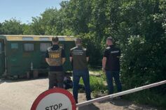 Молодежь выбирает оставаться: министр объяснил, почему выездов за границу становится меньше