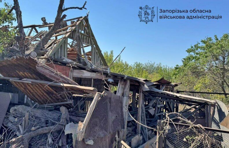 Чуда не произошло… Обстрел Запорожья убил людей, тела достают из-под завалов