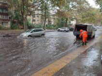 Машины плывут: Одессу затопило из-за непогоды