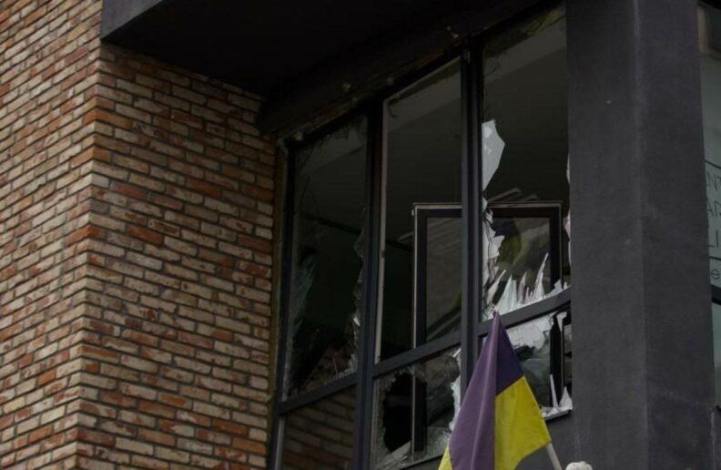 Рвані рани та забої: РФ атакувала центр Дніпра, є важкопоранені