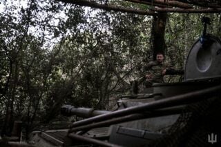 Страшно становилось от мыслей, что Андрей приедет, и сын спросит: “А ты кто?” Наталья Денисенко о вызовах для семьи