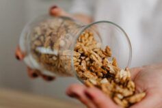 как хранить очищенные грецкие орехи