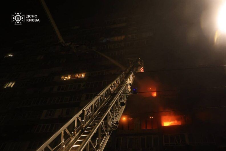 Блекаут у Києві: місто частково без світла після ударів РФ