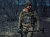 Били в подвале и снимали, как он ест: история британца из российского плена