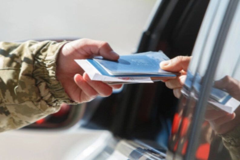 Як виїзд чоловіків 18-22 років вплине на економіку — відповідь НБУ