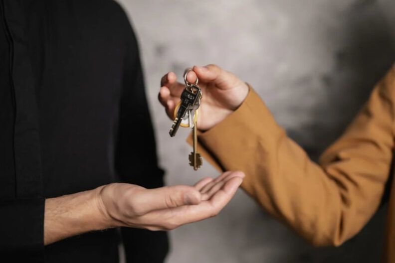 Фото <a href="https://www.pexels.com/uk-ua/photo/7642000/" target="_blank">Pexels</a> Компенсация за поврежденное жилье: что мешает получить выплату