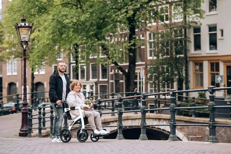 Фото <a href="https://www.pexels.com/ru-ru/photo/20074040/" target="_blank">Pexels</a> день работника социальной сферы