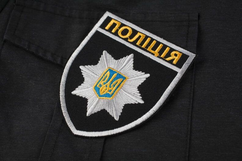 Фото <a href="https://depositphotos.com/editorial/kiev-ukraine-november-2016-patch-badge-national-police-ukraine-national-188282748.html" target="_blank">Depositphotos</a> что нужно сдавать на полицейского в украине