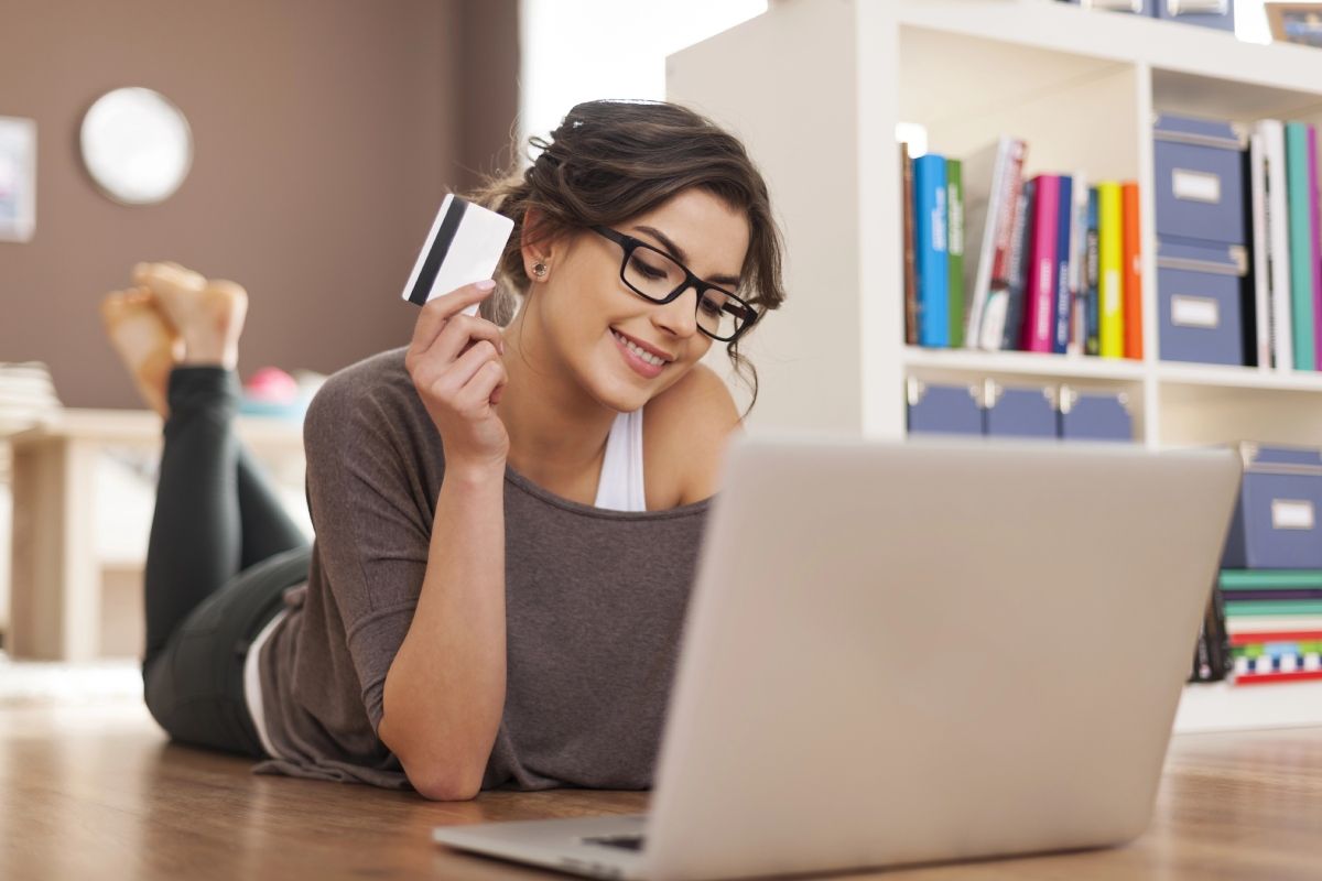 Фото к: Базовый гардероб и обновление стиля