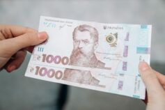 Два громадянства мати — без проблем за кордон виїжджати? Чи можна виїхати з України за паспортом іншої країни