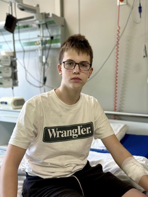 Фото к: История 15-летнего парня, чудом выжившего во время атаки на Киев