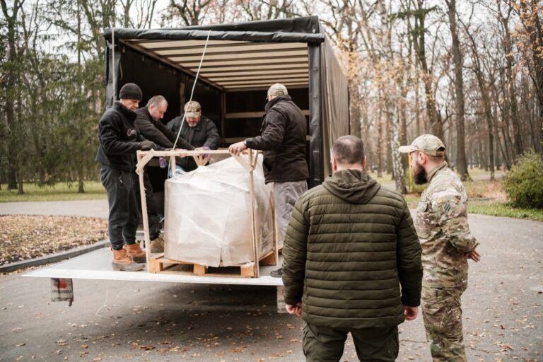 Фото 3 до: Як Українські вертольоти вже вдруге допомагають Третьому армійському корпусу
