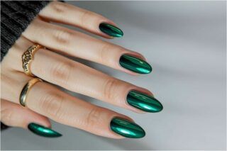 денежный маникюр на декабрь 2025