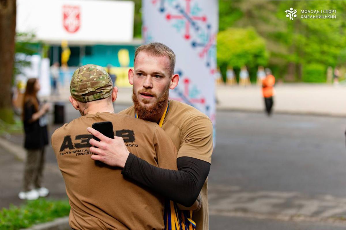 Фото до: Ментори, аналітики й проджект-менеджери — вихованці Азову?