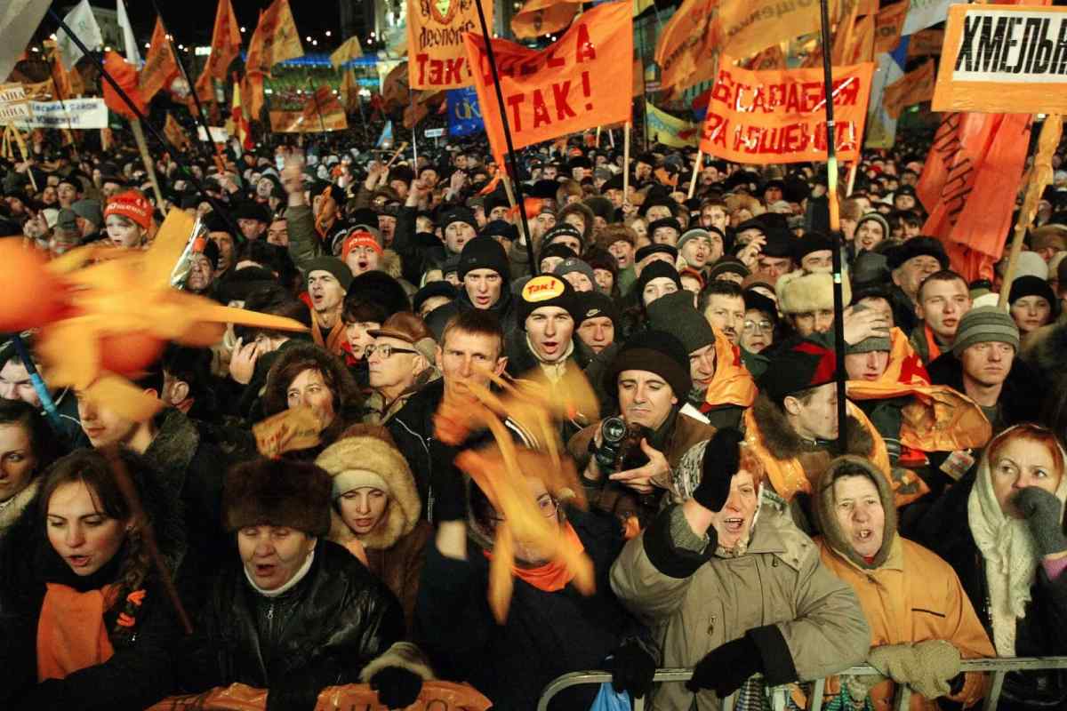 Фото к: Оранжевая революция (2004)