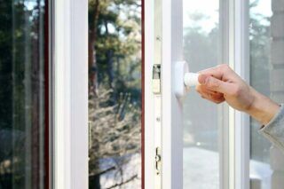 как перевести окна в зимний режим