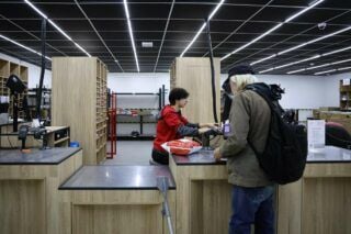 Найстрашніше було не бачити одне одного — історія мами та її двох синів-близнюків, яким дивом врятували зір після вибухової хвилі