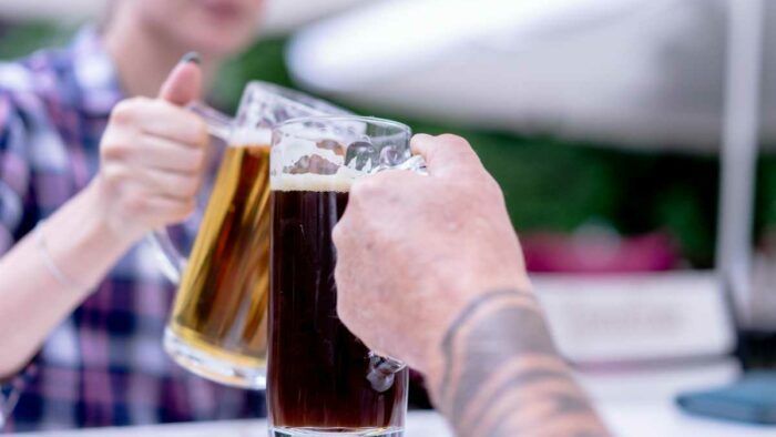 Никополь в огне! Россияне накрывают город Градами и терроризируют частный сектор