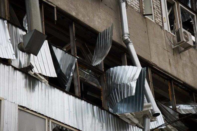 Росія атакувала Дніпро балістикою: є загиблі та поранені, пошкоджено підприємства (ОНОВЛЕНО)