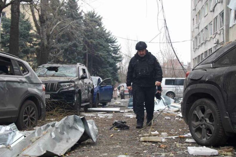 Росія атакувала Дніпро балістикою: є загиблі та поранені, пошкоджено підприємства (ОНОВЛЕНО)