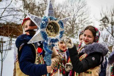 Когда колядуют, щедруют и посевают в 2025 году