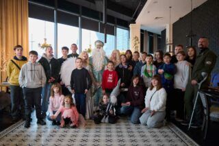 Машины для ВСУ! Группа Бумбокс и фонд Help heroes of Ukraine купили десять пикапов для военных