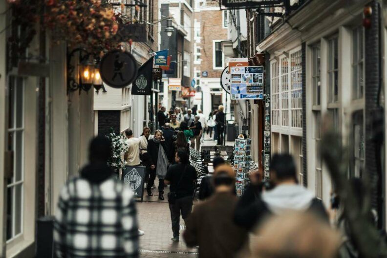 Нидерланды кардинально изменяют условия для украинцев