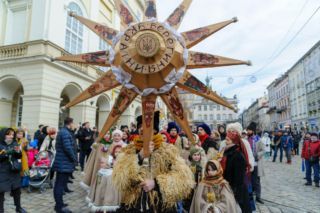 Короткі колядки для дітей 2025