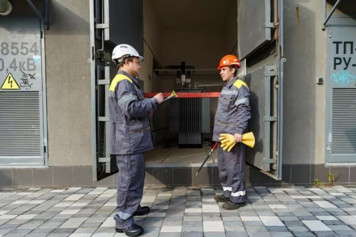 Фото до: День енергетика: привітання у віршах та прозі