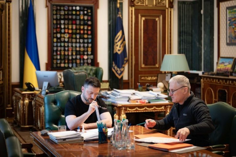 Фото 1 до: Зеленський перевів голову СЗР Олега Іващенка до воєнної розвідки