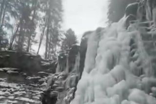 Манявский водопад замер