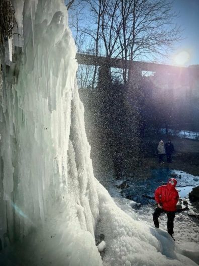 Водоспад у Камʼянець-Подіську зимою