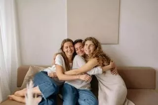 день объятий