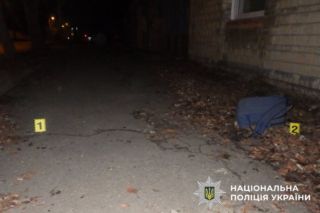 У Києві двоє чоловіків жорстоко побили та обібрали військового у відпустці