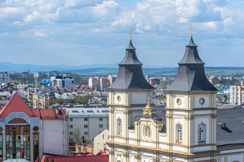 погода в івано-франківську лютий 2026