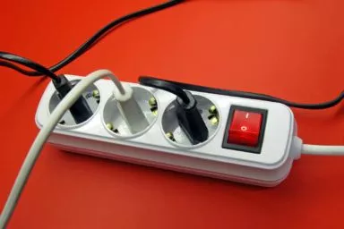 Какие приборы нельзя включать сразу после появления света